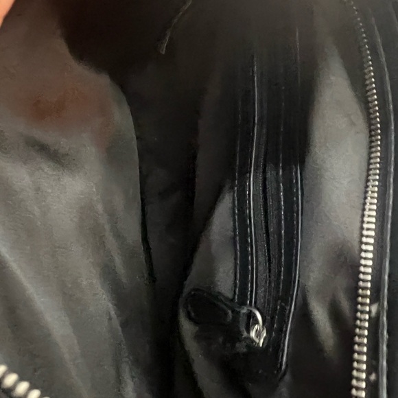 Black and White Patterned Satchel - Picture 3 of 3